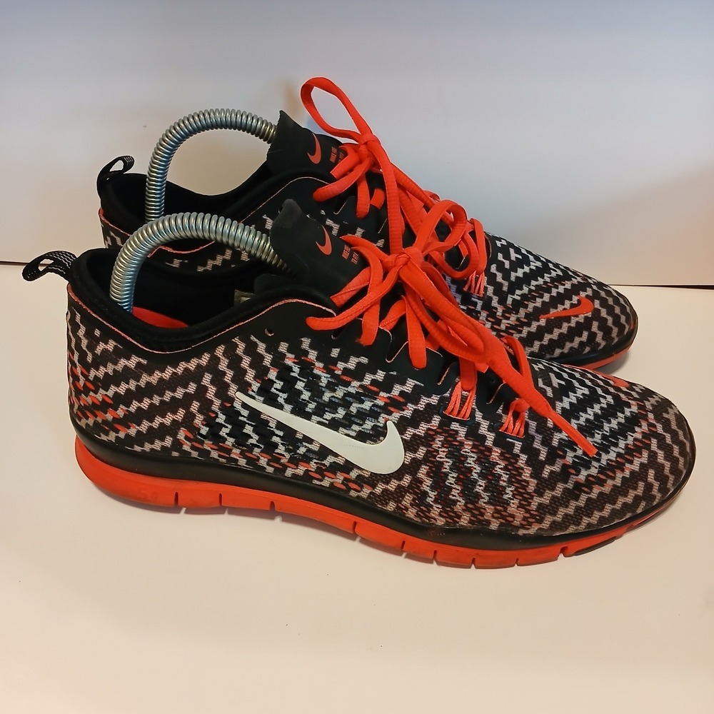 Nike Free TR Fit 4 Womens 8 Training Sneaker Black White Coral 629832-005